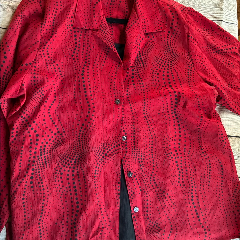 Vintage Red and Black Patterned women’s shirt untagged (est size large/XL)